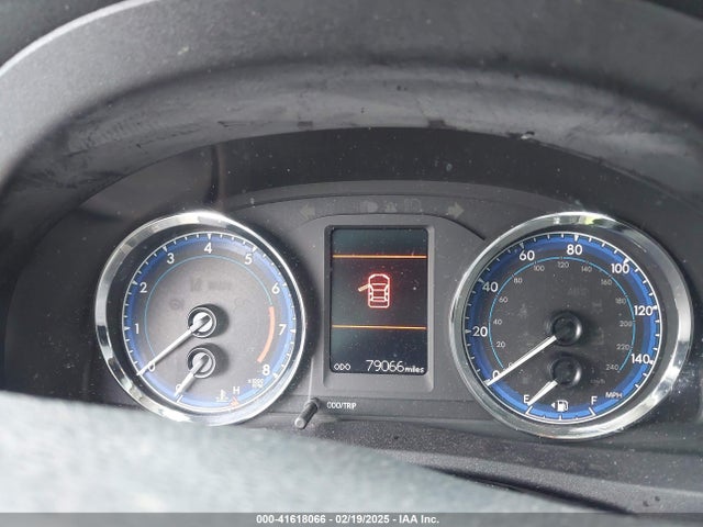 2T1BURHE0KC141077 Toyota COROLLA LE