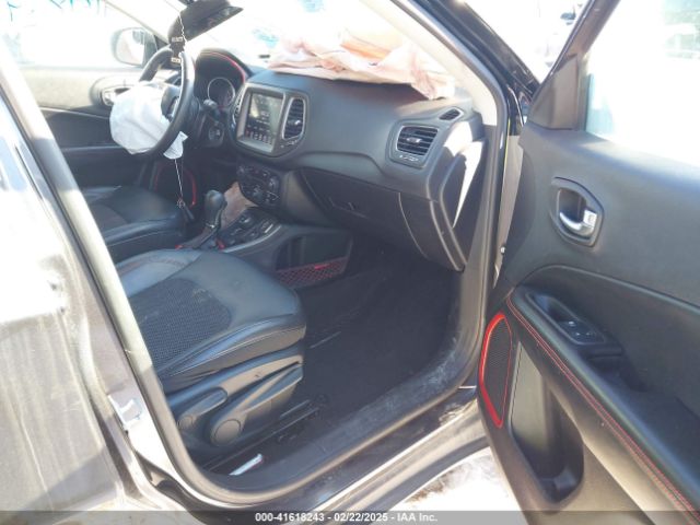 3C4NJDDB3KT602029 Jeep Compass Trailhawk 4x4