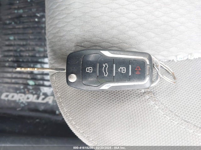 2T1BURHE7GC685891 Toyota COROLLA LE