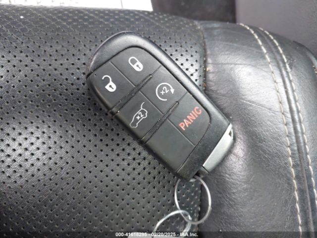 1C4RJFCM8EC448952 Jeep Grand Cherokee Overland