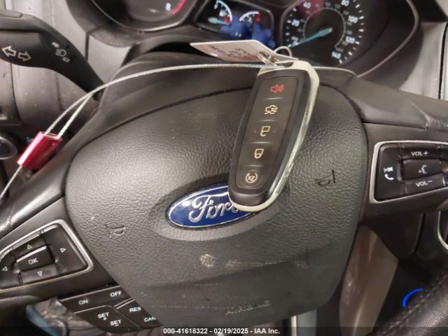 1FADP3N24HL320589 Ford Focus Titanium