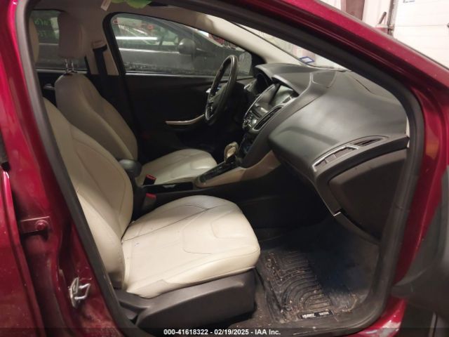 1FADP3N24HL320589 Ford Focus Titanium