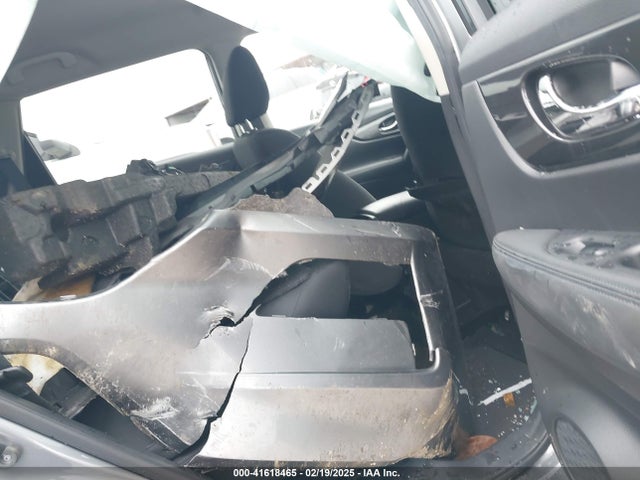 Nissan ROGUE SV 2017 KNMAT2MT7HP545580 Image 8