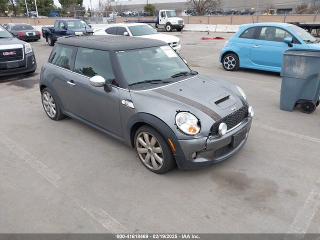2007 MINI COOPER S WMWMF73567TV31502 Photo 0