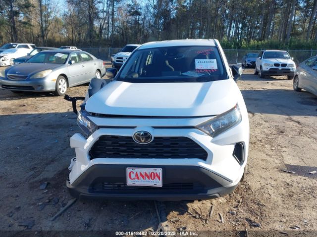 2T3F1RFV8NC277806 Toyota RAV4 LE