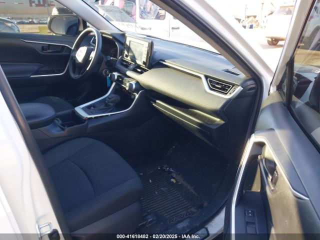 2T3F1RFV8NC277806 Toyota RAV4 LE