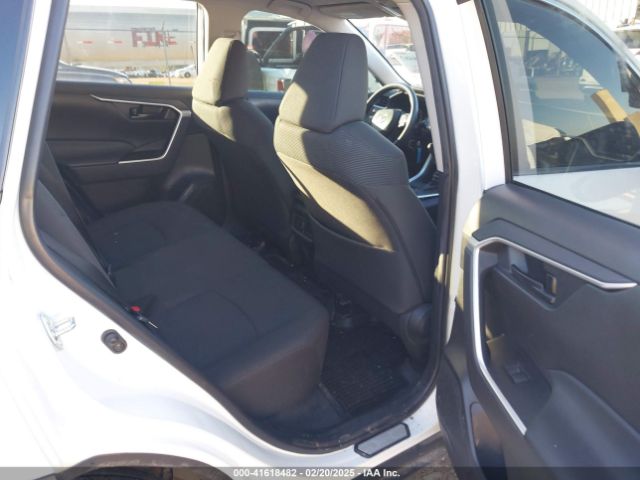 2T3F1RFV8NC277806 Toyota RAV4 LE