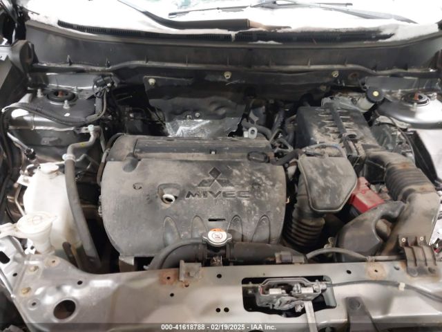 JA4AR3AW1JU012676 Mitsubishi Outlander Sport 2.4 Se
