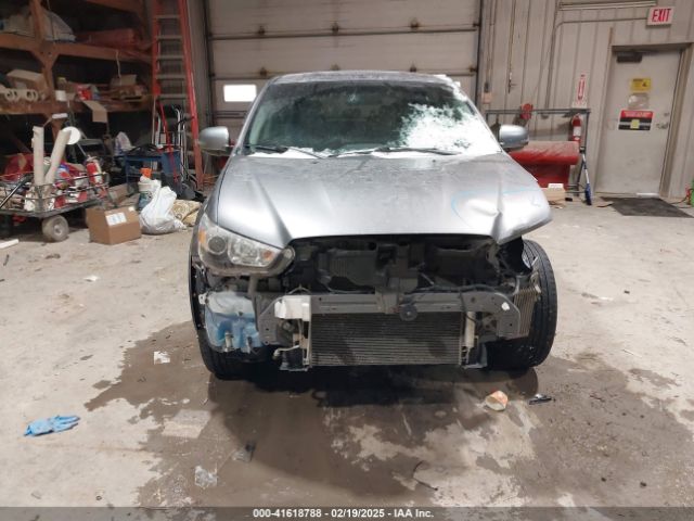 JA4AR3AW1JU012676 Mitsubishi Outlander Sport 2.4 Se