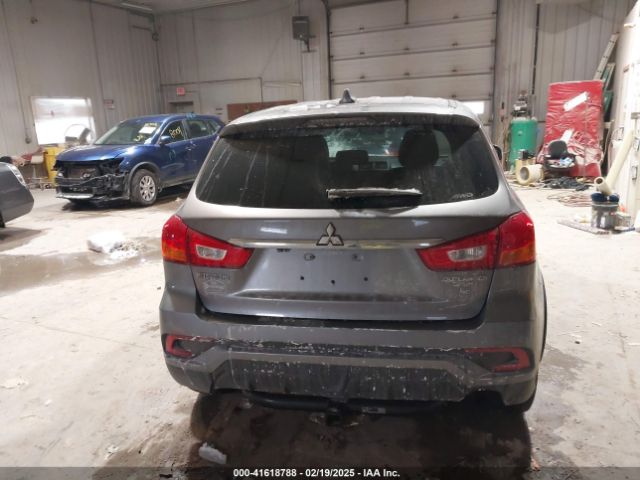 JA4AR3AW1JU012676 Mitsubishi Outlander Sport 2.4 Se