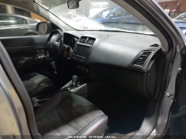 JA4AR3AW1JU012676 Mitsubishi Outlander Sport 2.4 Se