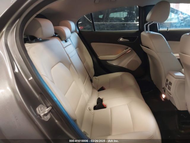 WDCTG4EB5HJ294652 Mercedes-Benz GLA 250