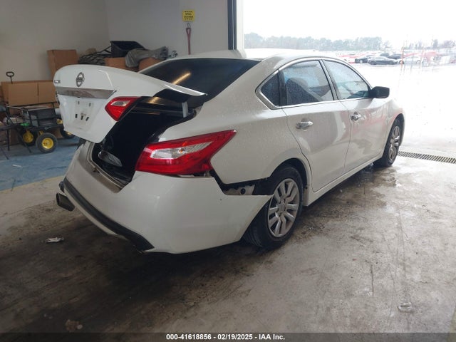 1N4AL3AP3HN353054 Nissan Altima 2.5 S