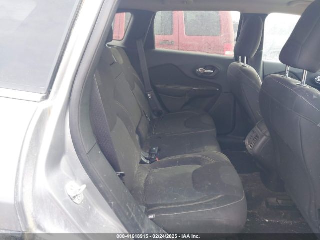 1C4PJMCS5GW236487 Jeep Cherokee Latitude