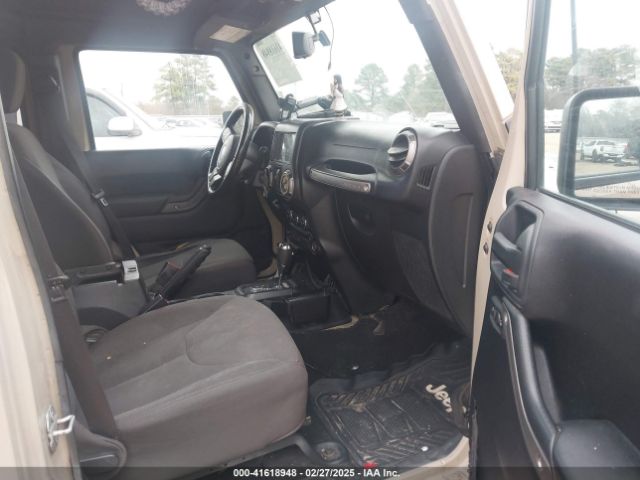 1C4BJWDG9GL276069 Jeep Wrangler Unlimited Sport