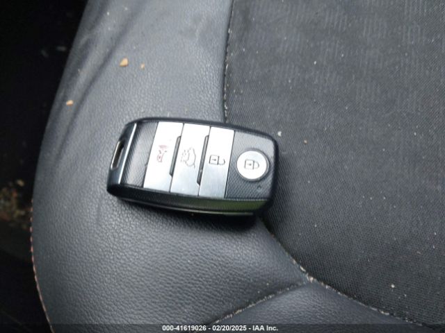 KNDJX3AA1J7516465 KIA Soul !