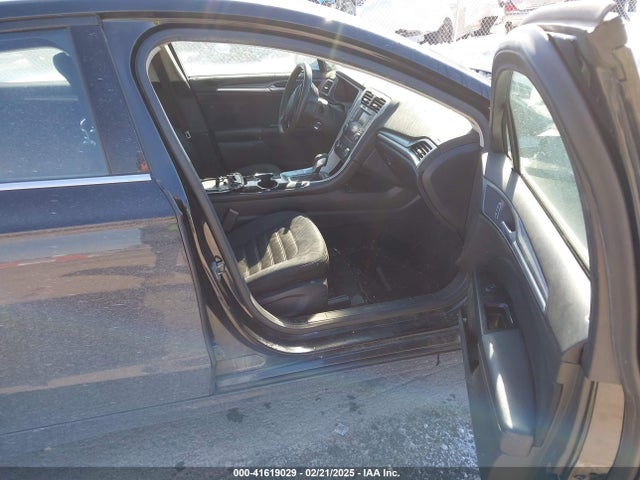3FA6P0HDXER236049 Ford FUSION SE
