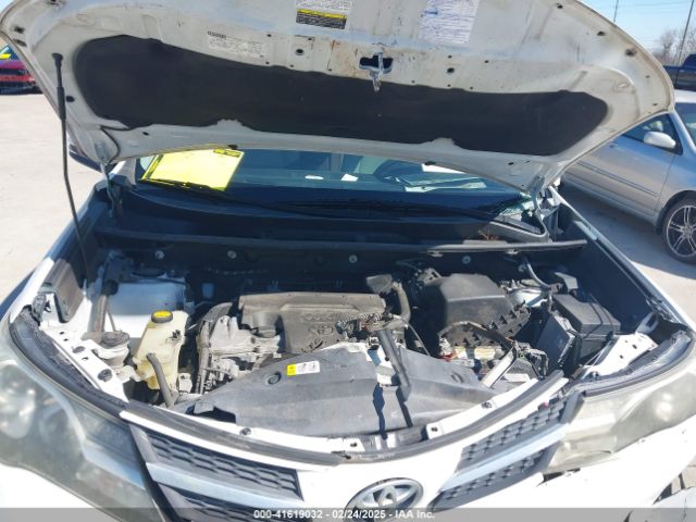 2T3WFREV7FW223321 Toyota Rav4 Xle