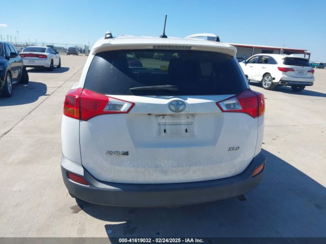 2T3WFREV7FW223321 Toyota Rav4 Xle
