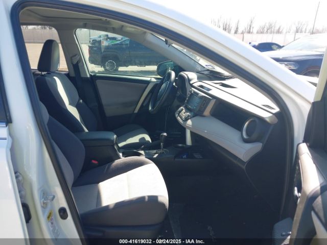 2T3WFREV7FW223321 Toyota Rav4 Xle