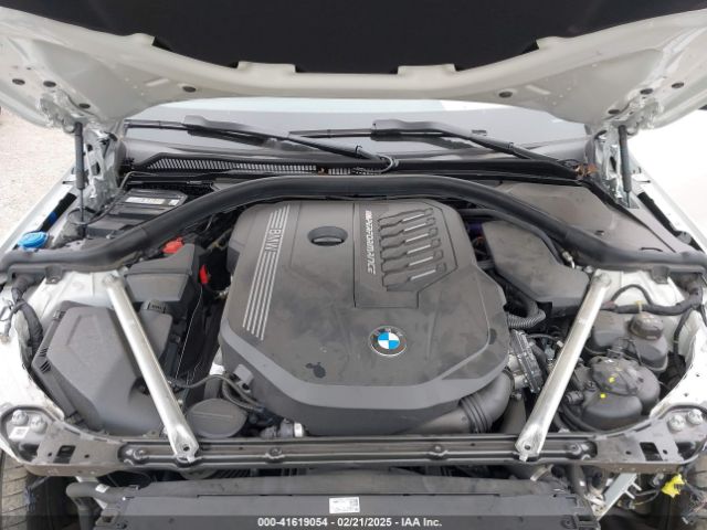 WBA83AP03RCR93802 BMW M440I