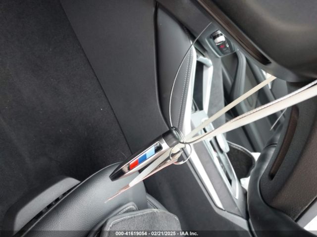 WBA83AP03RCR93802 BMW M440I