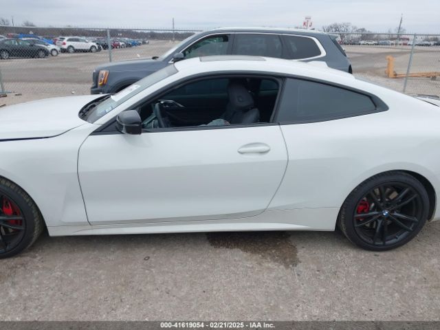 WBA83AP03RCR93802 BMW M440I