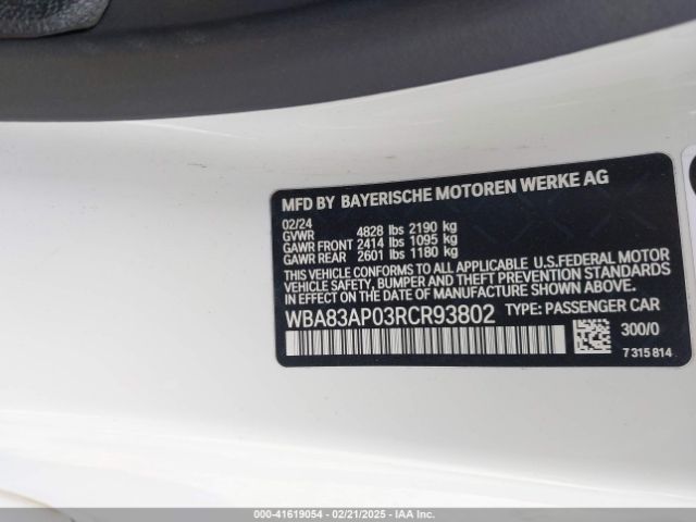 WBA83AP03RCR93802 BMW M440I