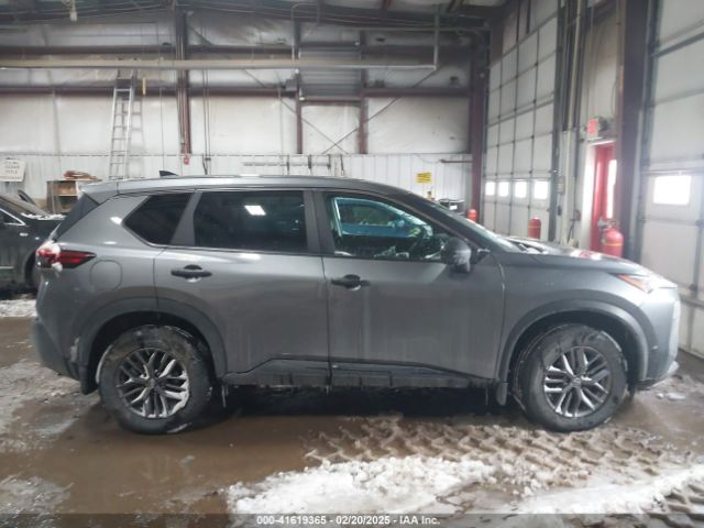 5N1BT3AB3NC686277 Nissan Rogue S Intelligent Awd