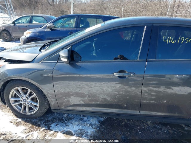 Ford FOCUS SE 2016 1FADP3F27GL257596 Image 14