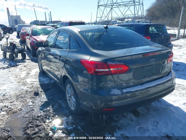 Ford FOCUS SE 2016 1FADP3F27GL257596 Image 3