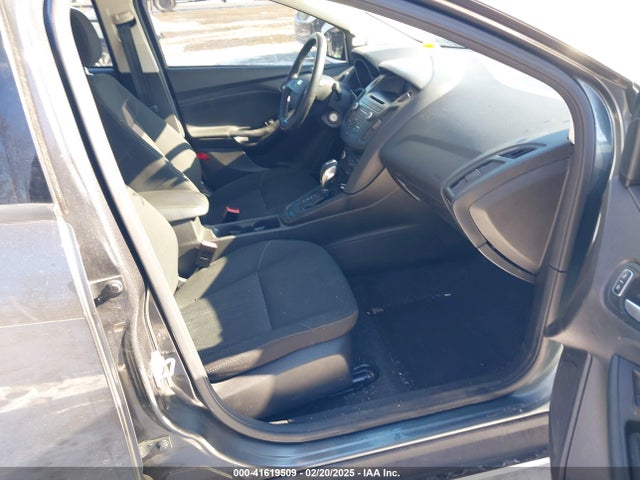 Ford FOCUS SE 2016 1FADP3F27GL257596 Image 5