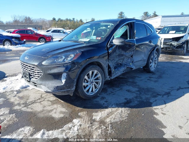 1FMCU9J91MUB36425 Ford Escape Titanium