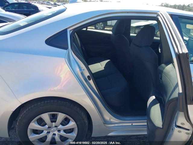 JTDEPMAE0N3021049 Toyota COROLLA LE