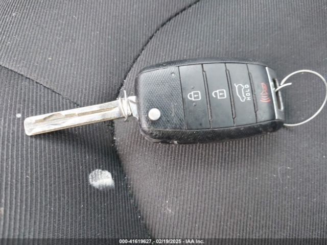 KNDJP3A54F7187688 KIA SOUL +