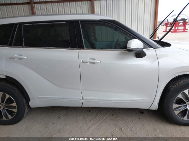 5TDHZRBH0NS178270 Toyota Highlander Xle