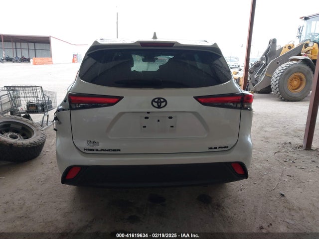 5TDHZRBH0NS178270 Toyota Highlander Xle