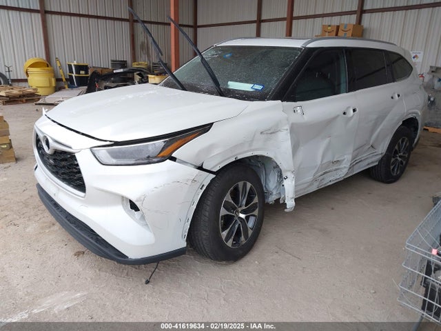 5TDHZRBH0NS178270 Toyota Highlander Xle