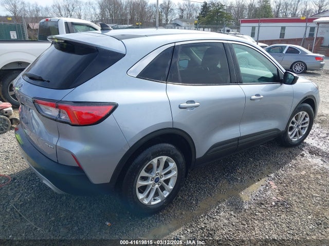 1FMCU9G65NUB67689 Ford ESCAPE SE