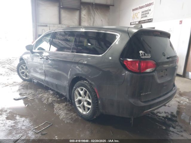 2018 CHRYSLER PACIFICA 2C4RC1FG2JR197902 Photo 2