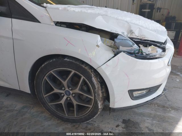 1FADP3H29JL303241 Ford FOCUS SEL