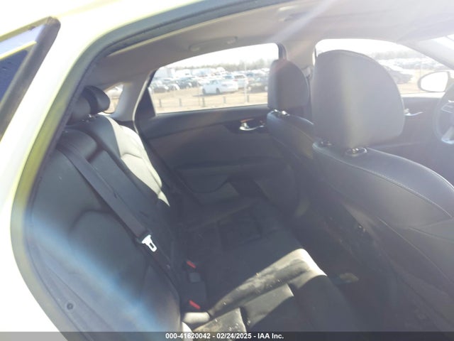 3KPF54ADXME330763 KIA FORTE EX