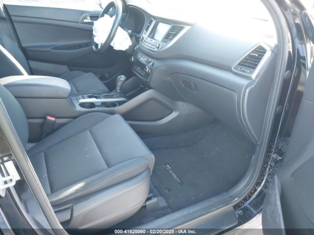 KM8J33A2XJU758415 Hyundai Tucson Value