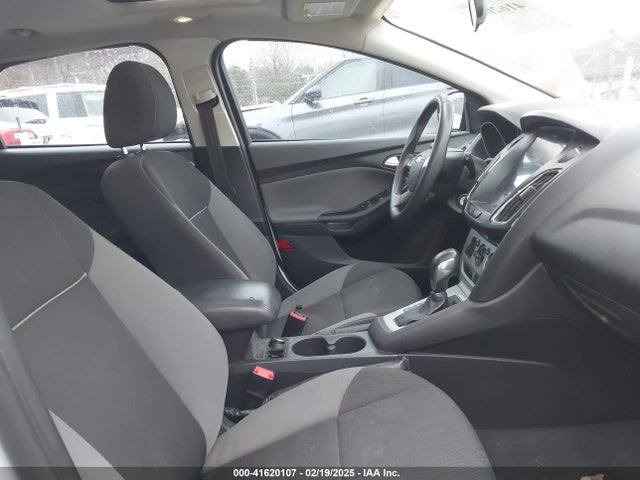 1FADP3K28EL386918 Ford FOCUS SE