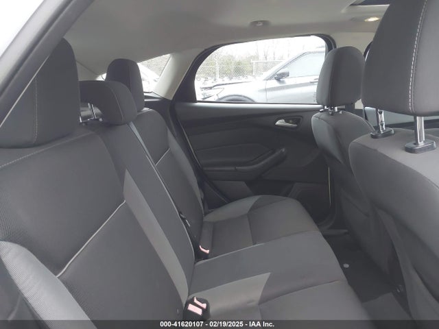 1FADP3K28EL386918 Ford FOCUS SE