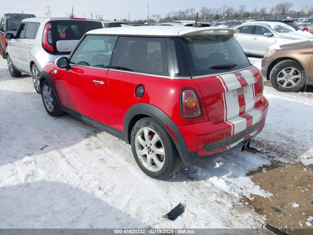 2010 MINI COOPER S WMWMF7C52ATW89293 Photo 2