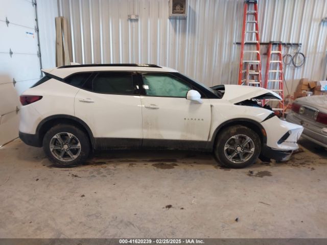 3GNKBCR4XRS282400 Chevrolet Blazer Fwd 2lt