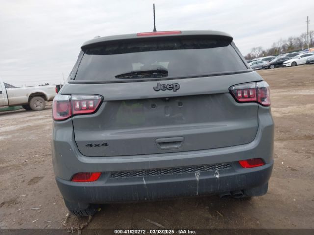 3C4NJDAB3KT723860 Jeep Compass Upland Edition 4x4