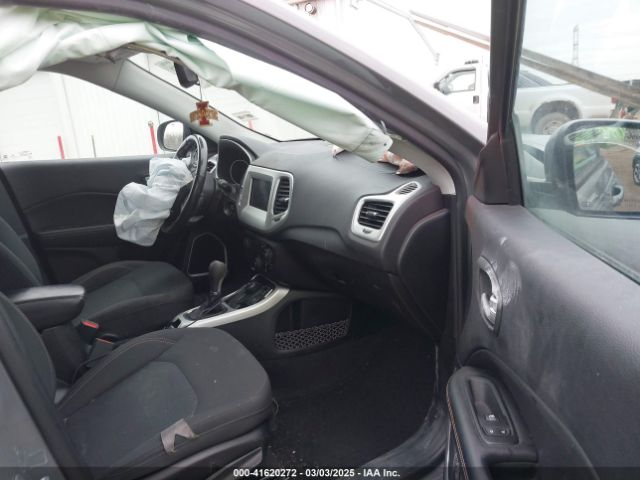 3C4NJDAB3KT723860 Jeep Compass Upland Edition 4x4