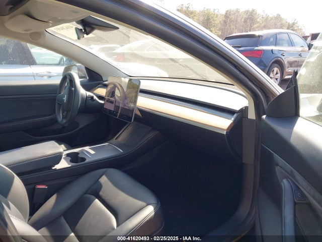 2021 TESLA MODEL 3 5YJ3E1EA7MF869904 Photo 4